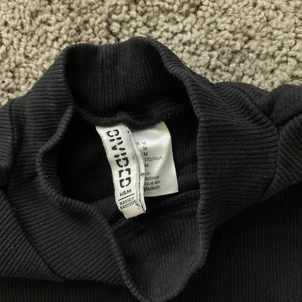 H&M Ribbed High Neck Cropped Tank - Picture 2 of 3